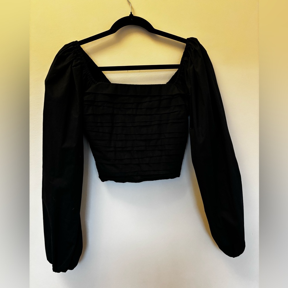 Abercrombie & Fitch puff sleeve square neck top